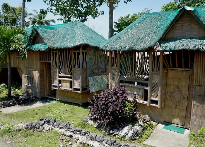 Nirvana Bamboo & Dive Centre 3* Moalboal