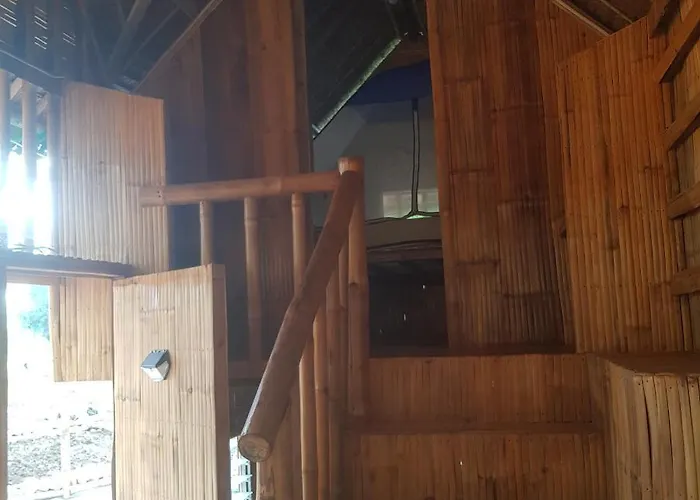 Nirvana Bamboo & Dive Centre 3* Moalboal